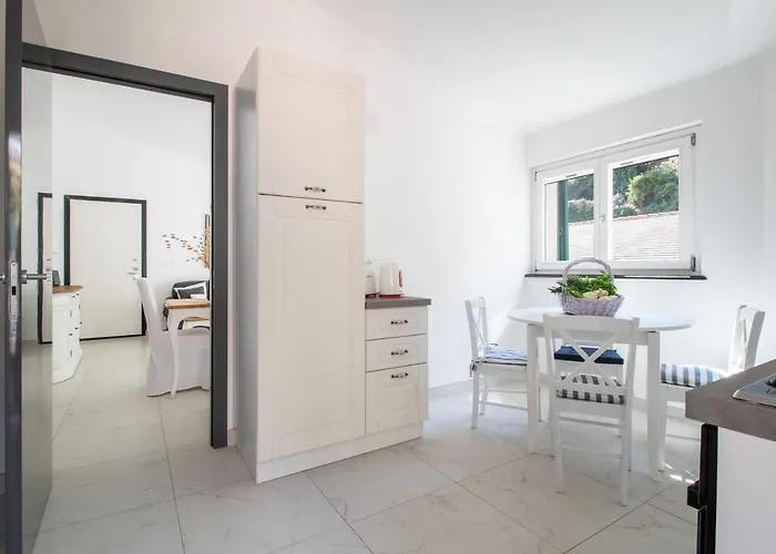 Lägenhet Edone' By Portofinohomes *